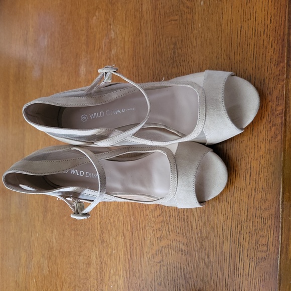 Wild Diva Lounge peep-toe wedges - Picture 1 of 5